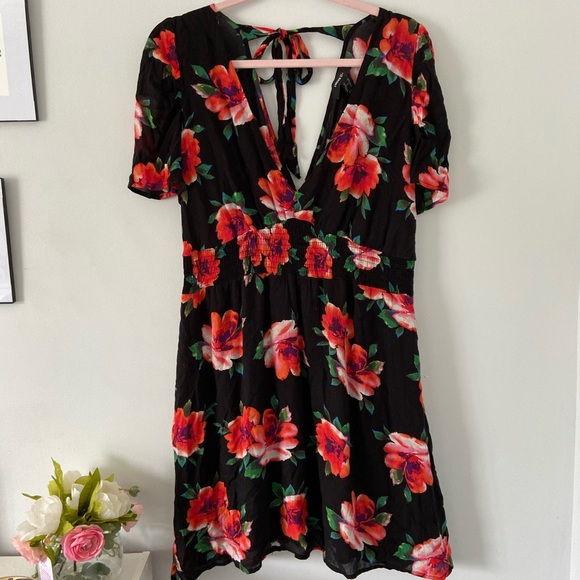 Forever 21 Dresses & Skirts - Floral dress